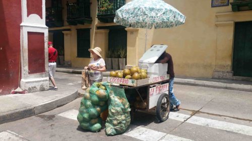 Vendeur de noix de coco dans la rue