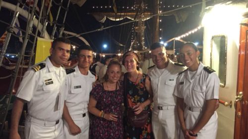 Avec des officiers de la marine mexicaine sur un voilier
