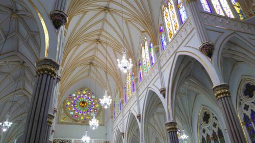 Intérieur de l'église de Las Lajas avec sa rosace