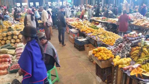 Fruits et légumes sur les étals du marché